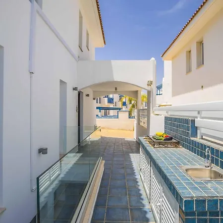 Villa Sirina Pearl *